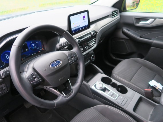 FORD Kuga auem_AE12557_08_hd.jpg